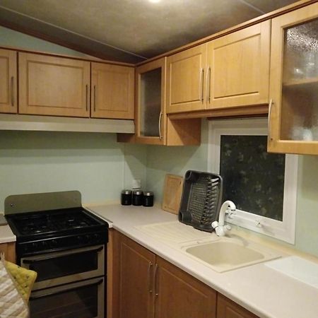 Lovely 3 Bedroom 8 Berth Caravan In Rhyl Exterior foto